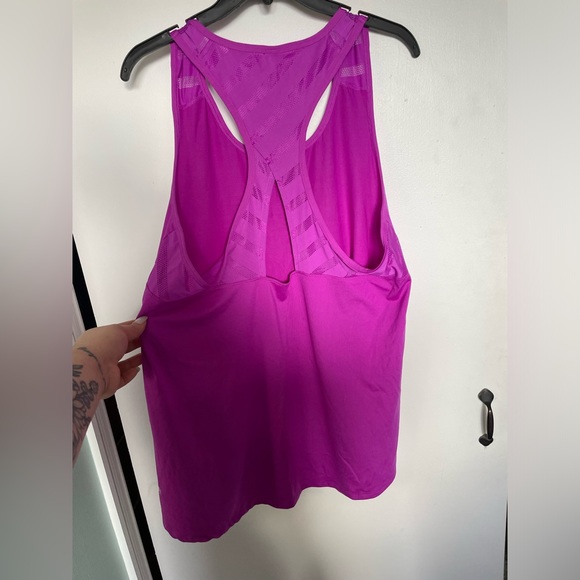 Champion Razor Back Work Out Tank - Picture 3 of 3